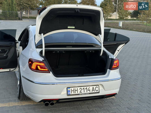 Фольксваген Пассат 2013 в Одессе на Automoto.ua Белый Фольксваген Пассат, объемом двигателя 1.98 л и пробегом 150 тыс. км за 12500 $, фото 26 на Automoto.ua
