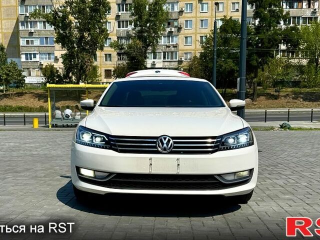 Білий Фольксваген Пассат, об'ємом двигуна 2.5 л та пробігом 280 тис. км за 9500 $, фото 1 на Automoto.ua