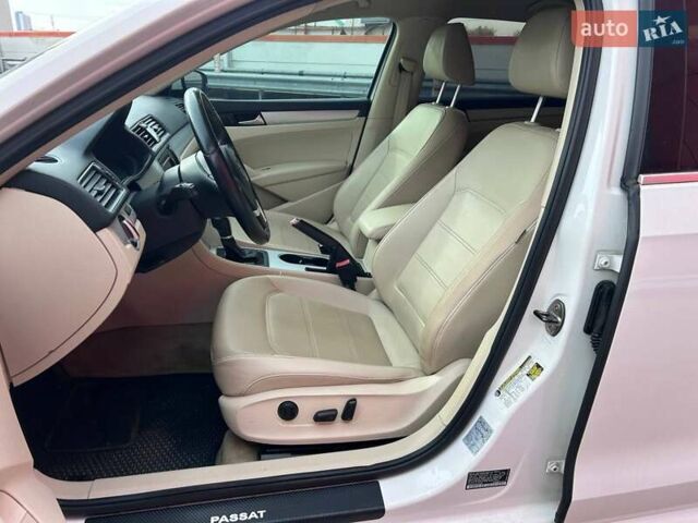 Білий Фольксваген Пассат, об'ємом двигуна 2.5 л та пробігом 158 тис. км за 11290 $, фото 11 на Automoto.ua