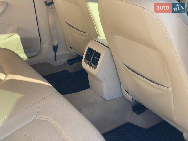 Белый Фольксваген Пассат, объемом двигателя 2.5 л и пробегом 126 тыс. км за 10600 $, фото 49 на Automoto.ua