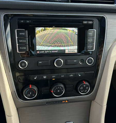 Білий Фольксваген Пассат, об'ємом двигуна 1.8 л та пробігом 153 тис. км за 10000 $, фото 12 на Automoto.ua