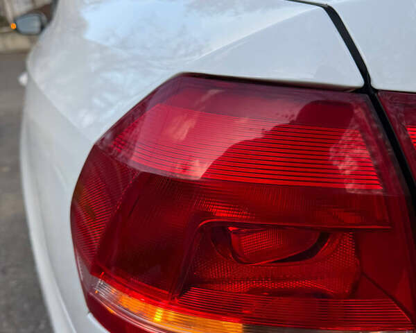 Білий Фольксваген Пассат, об'ємом двигуна 2.5 л та пробігом 220 тис. км за 10000 $, фото 22 на Automoto.ua