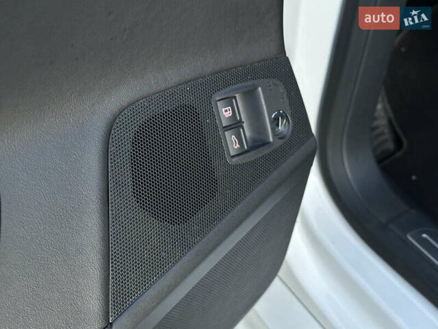 Фольксваген Пассат 2013 в Одессе на Automoto.ua Белый Фольксваген Пассат, объемом двигателя 1.98 л и пробегом 150 тыс. км за 12500 $, фото 43 на Automoto.ua