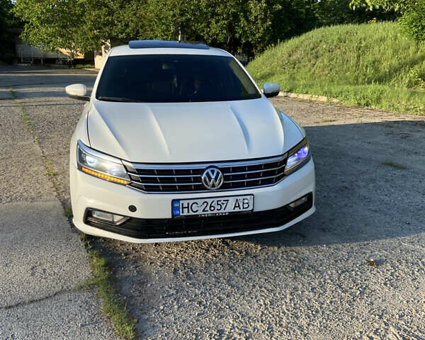 Белый Фольксваген Пассат, объемом двигателя 1.97 л и пробегом 304 тыс. км за 11400 $, фото 2 на Automoto.ua