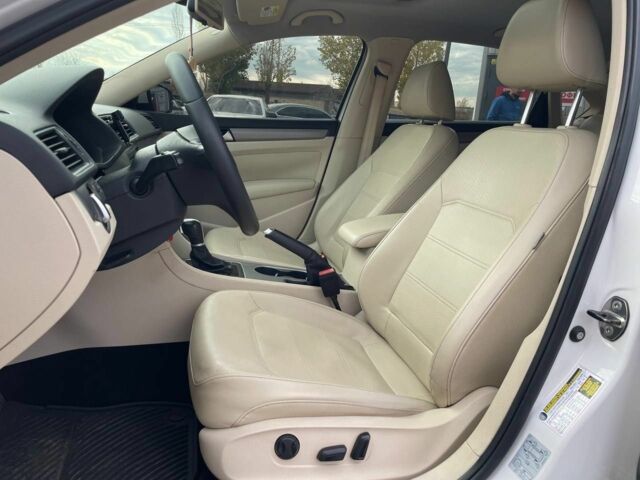 Белый Фольксваген Пассат, объемом двигателя 2 л и пробегом 222 тыс. км за 10900 $, фото 14 на Automoto.ua