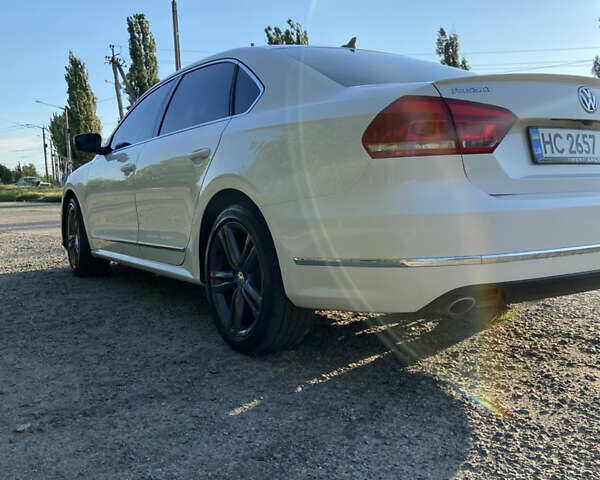 Белый Фольксваген Пассат, объемом двигателя 1.97 л и пробегом 304 тыс. км за 11400 $, фото 19 на Automoto.ua