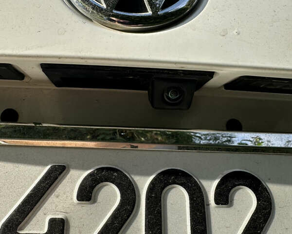 Білий Фольксваген Пассат, об'ємом двигуна 2.46 л та пробігом 241 тис. км за 9100 $, фото 32 на Automoto.ua