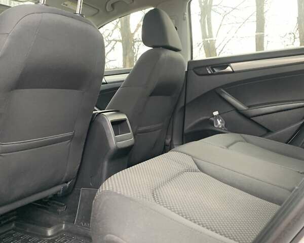 Белый Фольксваген Пассат, объемом двигателя 2.5 л и пробегом 121 тыс. км за 9800 $, фото 11 на Automoto.ua