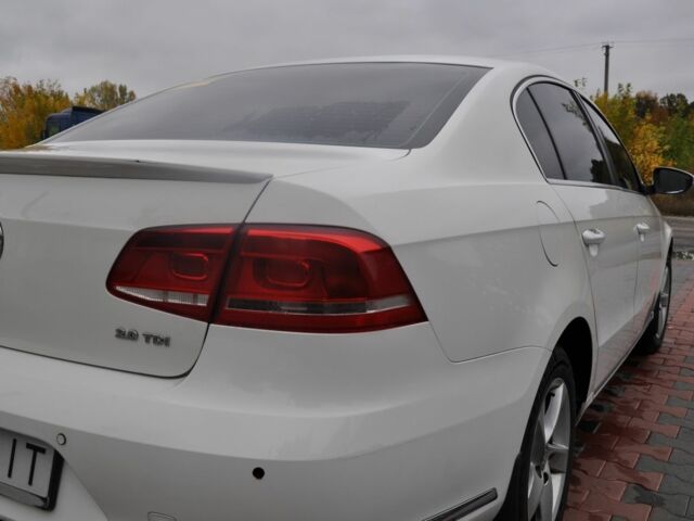 Белый Фольксваген Пассат, объемом двигателя 2 л и пробегом 195 тыс. км за 9000 $, фото 4 на Automoto.ua