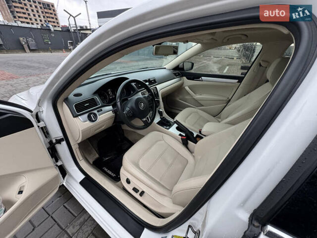 Белый Фольксваген Пассат, объемом двигателя 2.5 л и пробегом 249 тыс. км за 9900 $, фото 5 на Automoto.ua