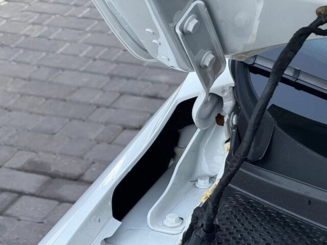 Белый Фольксваген Пассат, объемом двигателя 2 л и пробегом 154 тыс. км за 13200 $, фото 21 на Automoto.ua