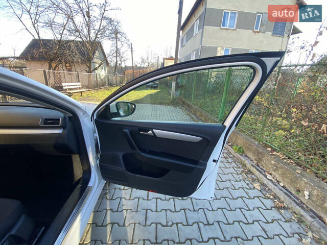 Белый Фольксваген Пассат, объемом двигателя 1.97 л и пробегом 240 тыс. км за 11200 $, фото 14 на Automoto.ua