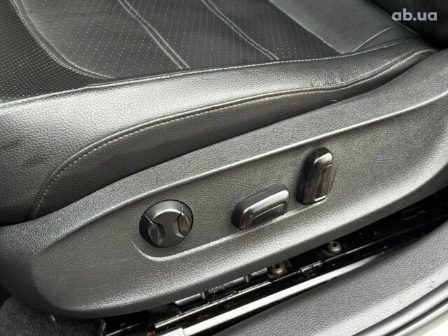 Белый Фольксваген Пассат, объемом двигателя 2.5 л и пробегом 206 тыс. км за 9990 $, фото 15 на Automoto.ua