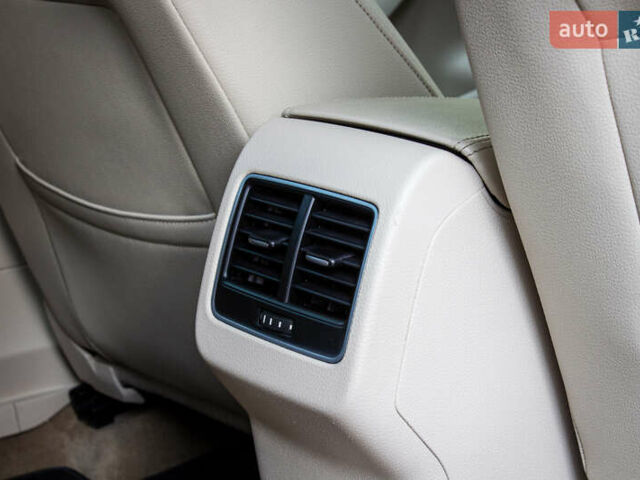 Белый Фольксваген Пассат, объемом двигателя 2 л и пробегом 149 тыс. км за 13250 $, фото 42 на Automoto.ua