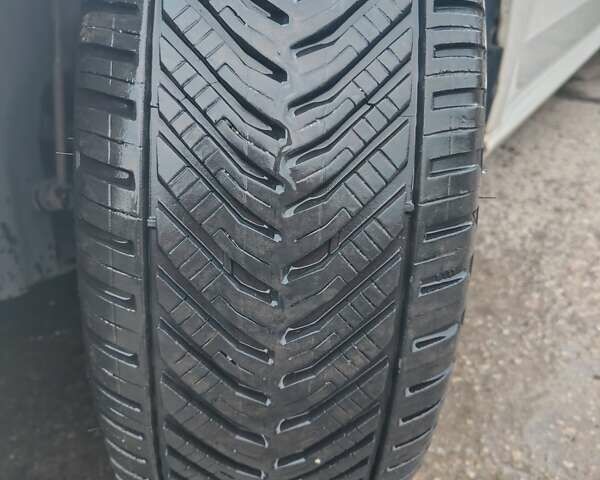 Фольксваген Пассат 2013 в Каменское - Днепродзержинск на Automoto.ua Белый Фольксваген Пассат, объемом двигателя 1.8 л и пробегом 206 тыс. км за 10299 $, фото 1 на Automoto.ua