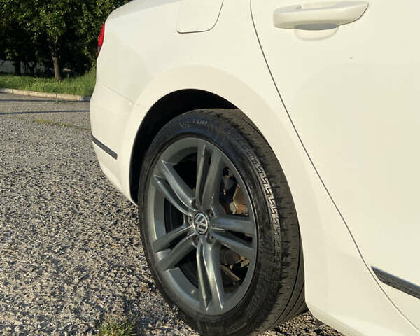 Белый Фольксваген Пассат, объемом двигателя 1.97 л и пробегом 304 тыс. км за 11400 $, фото 16 на Automoto.ua