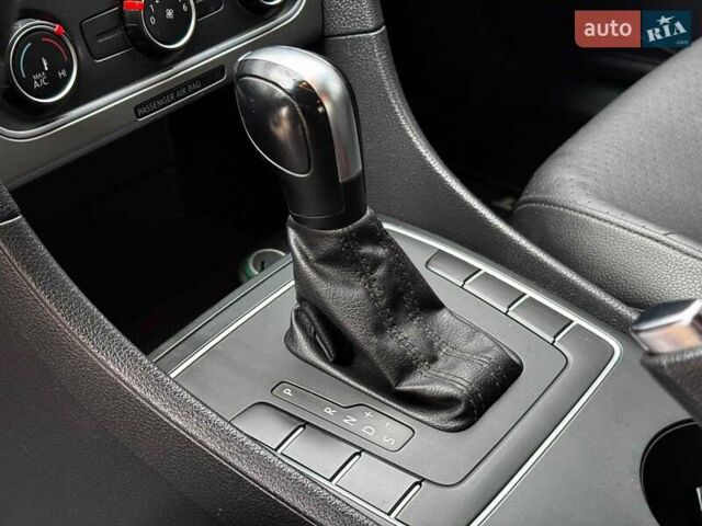 Білий Фольксваген Пассат, об'ємом двигуна 2.5 л та пробігом 206 тис. км за 9990 $, фото 17 на Automoto.ua