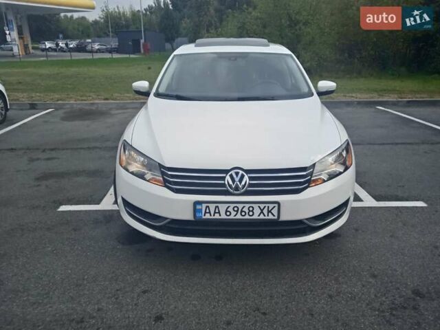 Білий Фольксваген Пассат, об'ємом двигуна 2.5 л та пробігом 174 тис. км за 11700 $, фото 1 на Automoto.ua