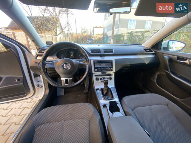 Белый Фольксваген Пассат, объемом двигателя 1.97 л и пробегом 240 тыс. км за 11200 $, фото 7 на Automoto.ua