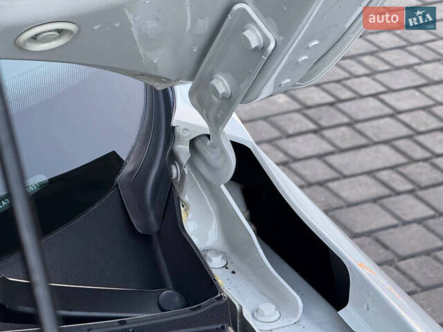 Белый Фольксваген Пассат, объемом двигателя 2 л и пробегом 154 тыс. км за 13200 $, фото 31 на Automoto.ua