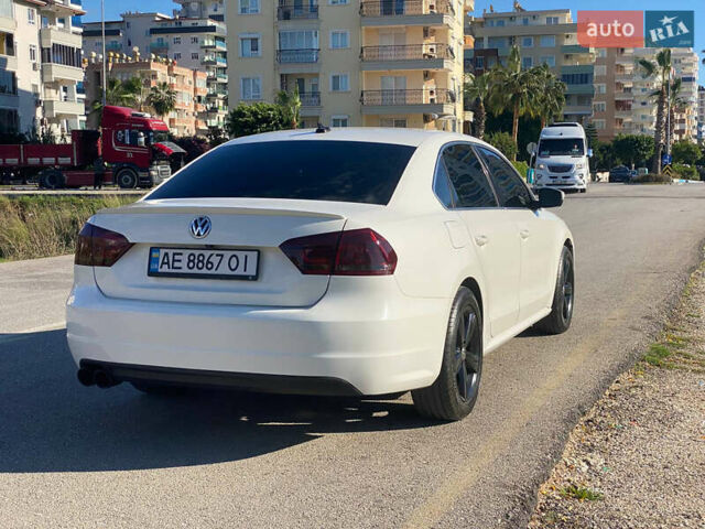 Белый Фольксваген Пассат, объемом двигателя 2.5 л и пробегом 126 тыс. км за 10600 $, фото 15 на Automoto.ua