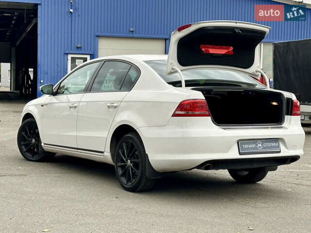 Фольксваген Пассат 2013 в Киеве на Automoto.ua Белый Фольксваген Пассат, объемом двигателя 1.6 л и пробегом 194 тыс. км за 11400 $, фото 17 на Automoto.ua