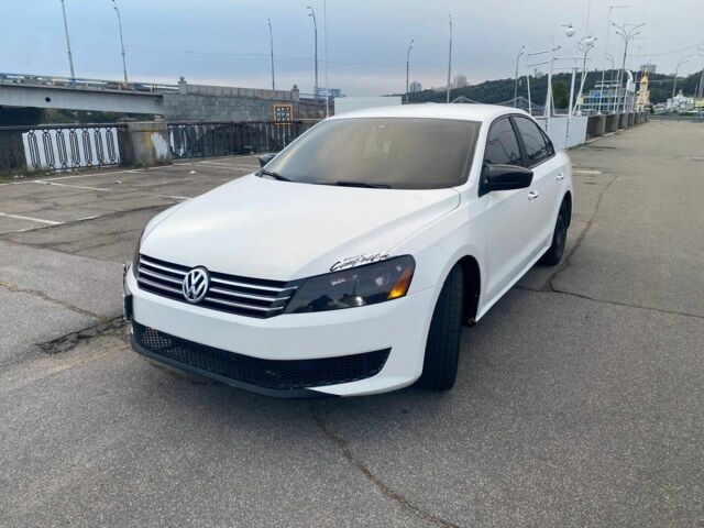 Белый Фольксваген Пассат, объемом двигателя 2.5 л и пробегом 175 тыс. км за 9900 $, фото 3 на Automoto.ua