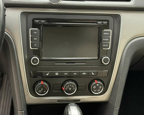 Фольксваген Пассат 2013 в Николаеве на Automoto.ua Белый Фольксваген Пассат, объемом двигателя 2.5 л и пробегом 170 тыс. км за 9900 $, фото 6 на Automoto.ua