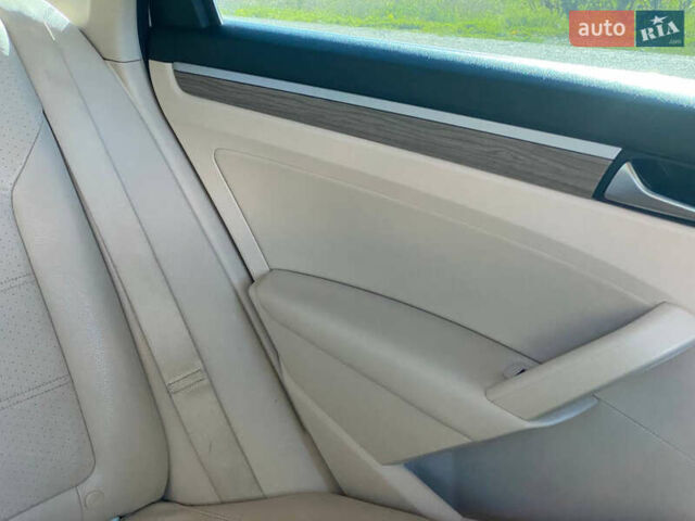 Белый Фольксваген Пассат, объемом двигателя 2.5 л и пробегом 126 тыс. км за 10600 $, фото 48 на Automoto.ua