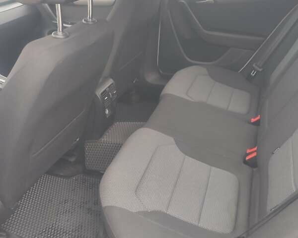 Белый Фольксваген Пассат, объемом двигателя 2 л и пробегом 203 тыс. км за 11200 $, фото 6 на Automoto.ua