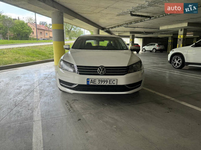 Білий Фольксваген Пассат, об'ємом двигуна 2.5 л та пробігом 250 тис. км за 8700 $, фото 10 на Automoto.ua