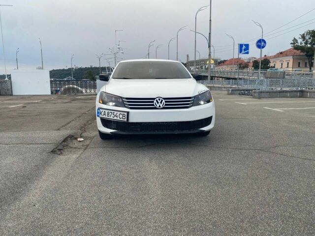 Белый Фольксваген Пассат, объемом двигателя 2.5 л и пробегом 175 тыс. км за 9900 $, фото 2 на Automoto.ua