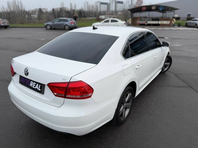 Белый Фольксваген Пассат, объемом двигателя 2.5 л и пробегом 250 тыс. км за 9000 $, фото 3 на Automoto.ua