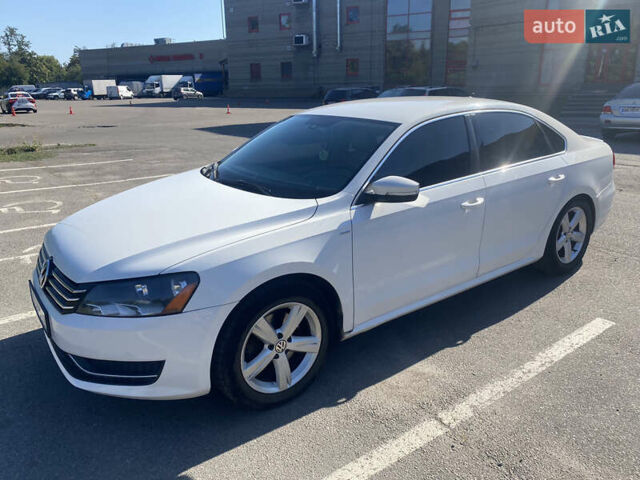 Белый Фольксваген Пассат, объемом двигателя 1.8 л и пробегом 210 тыс. км за 9200 $, фото 1 на Automoto.ua