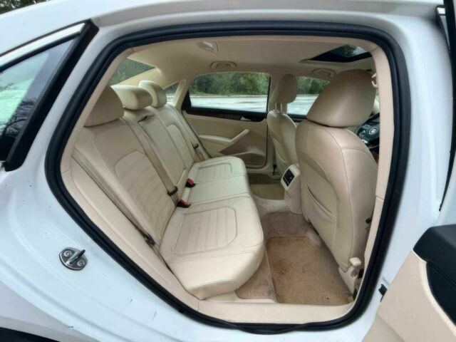 Белый Фольксваген Пассат, объемом двигателя 2.5 л и пробегом 90 тыс. км за 3900 $, фото 10 на Automoto.ua