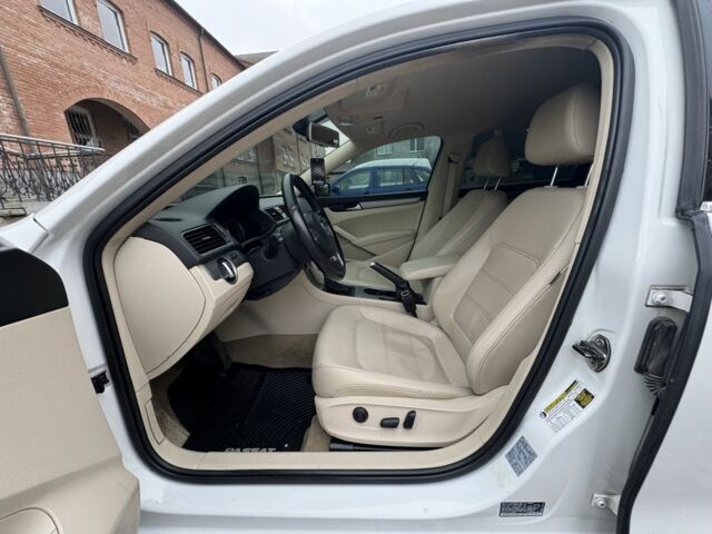 Белый Фольксваген Пассат, объемом двигателя 1.8 л и пробегом 261 тыс. км за 11500 $, фото 11 на Automoto.ua