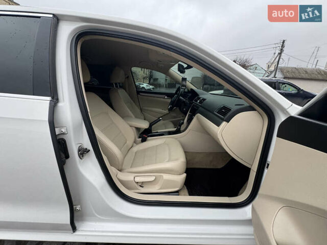 Белый Фольксваген Пассат, объемом двигателя 1.8 л и пробегом 261 тыс. км за 11500 $, фото 11 на Automoto.ua