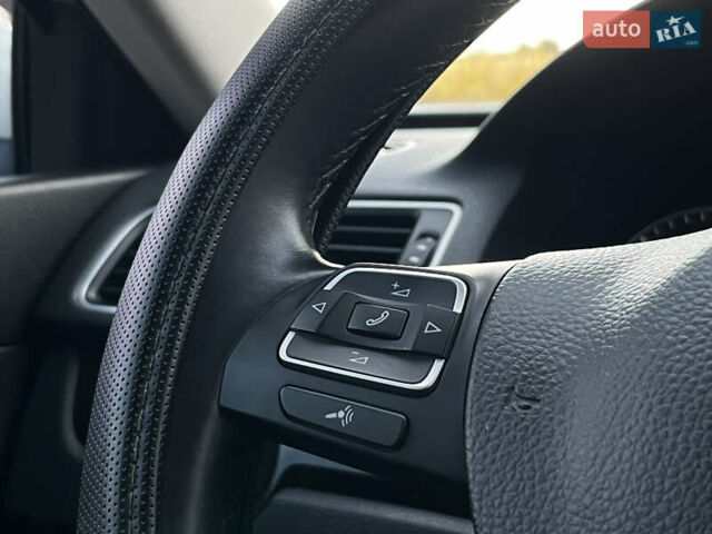 Фольксваген Пассат 2013 в Вышгороде на Automoto.ua Белый Фольксваген Пассат, объемом двигателя 1.97 л и пробегом 102 тыс. км за 14000 $, фото 32 на Automoto.ua