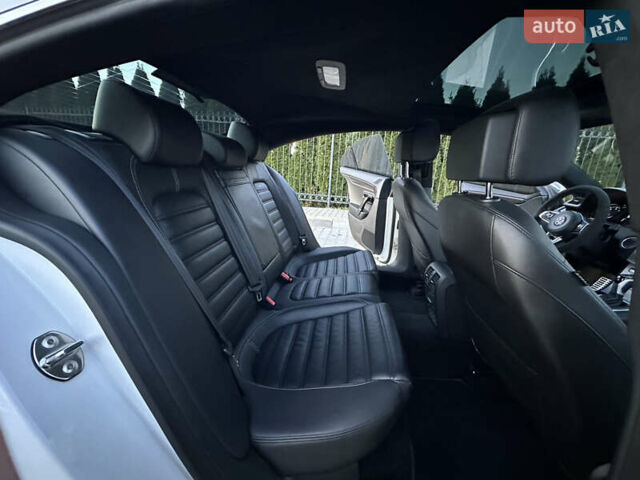 Фольксваген Пассат 2013 в Одессе на Automoto.ua Белый Фольксваген Пассат, объемом двигателя 1.98 л и пробегом 150 тыс. км за 12500 $, фото 4 на Automoto.ua