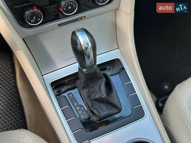Білий Фольксваген Пассат, об'ємом двигуна 2.5 л та пробігом 159 тис. км за 10990 $, фото 24 на Automoto.ua