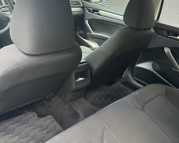 Білий Фольксваген Пассат, об'ємом двигуна 2.5 л та пробігом 250 тис. км за 8700 $, фото 17 на Automoto.ua