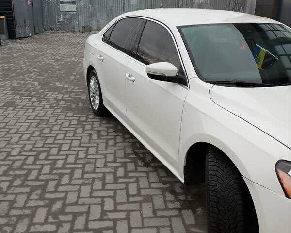 Білий Фольксваген Пассат, об'ємом двигуна 2.5 л та пробігом 159 тис. км за 12500 $, фото 2 на Automoto.ua