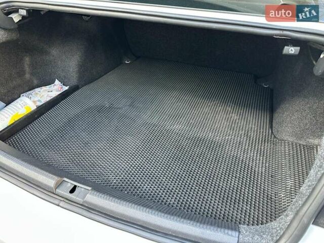 Білий Фольксваген Пассат, об'ємом двигуна 2.5 л та пробігом 159 тис. км за 10990 $, фото 15 на Automoto.ua