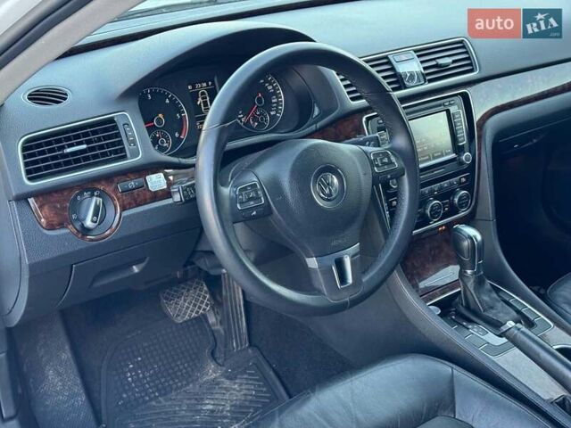 Білий Фольксваген Пассат, об'ємом двигуна 2 л та пробігом 222 тис. км за 14190 $, фото 13 на Automoto.ua