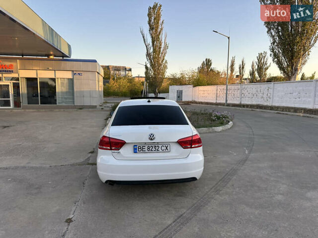 Белый Фольксваген Пассат, объемом двигателя 2.5 л и пробегом 210 тыс. км за 10000 $, фото 1 на Automoto.ua