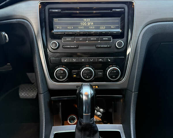 Білий Фольксваген Пассат, об'ємом двигуна 1.97 л та пробігом 180 тис. км за 12800 $, фото 16 на Automoto.ua