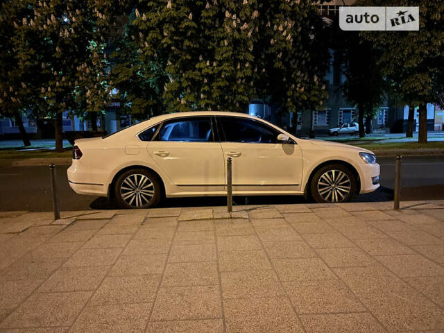 Білий Фольксваген Пассат, об'ємом двигуна 2.5 л та пробігом 197 тис. км за 10800 $, фото 1 на Automoto.ua