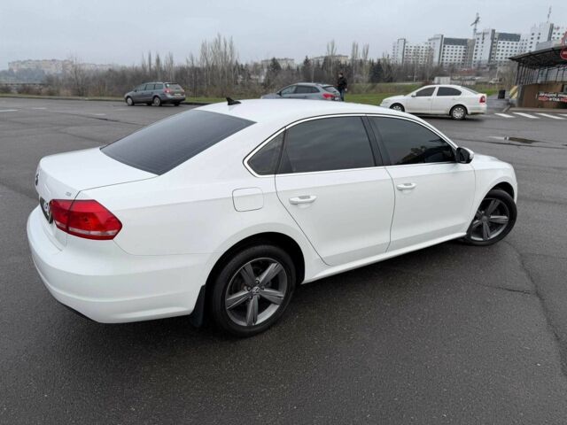 Белый Фольксваген Пассат, объемом двигателя 2.5 л и пробегом 250 тыс. км за 9000 $, фото 1 на Automoto.ua