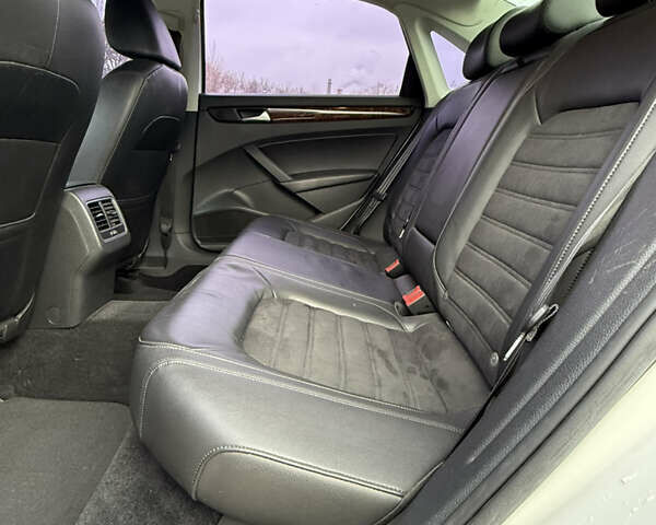 Белый Фольксваген Пассат, объемом двигателя 2 л и пробегом 118 тыс. км за 13200 $, фото 34 на Automoto.ua