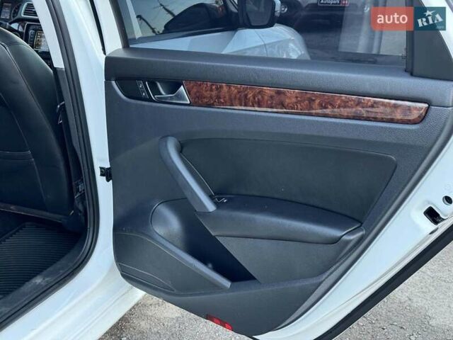 Білий Фольксваген Пассат, об'ємом двигуна 2 л та пробігом 222 тис. км за 14190 $, фото 19 на Automoto.ua